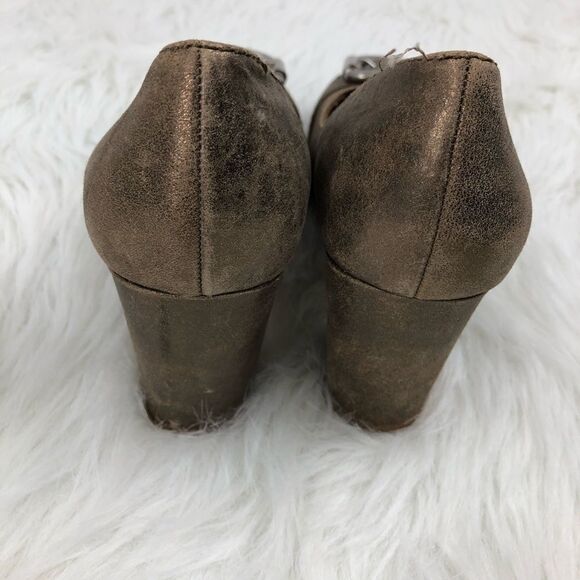 Fossil Metallic Leather Buckle Block Heeled Shoes - Picture 5 of 9